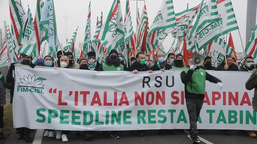 Una manifestazione dei lavoratori di Speedline