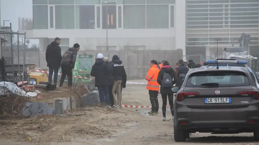 Il luogo in cui è stato ritrovato il corpo senza vita di un uomo a Jesolo la mattina del 22 gennaio (ph Bortoluzzi)