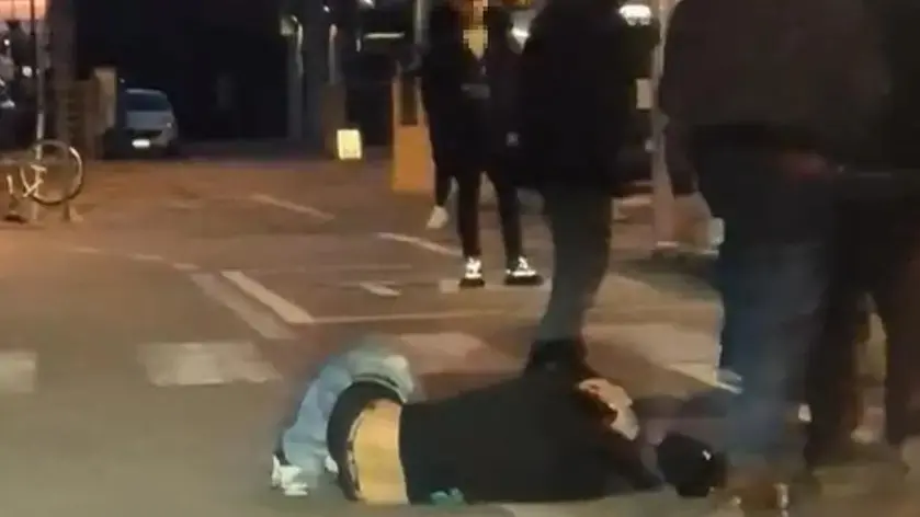 Il momento del pestaggio