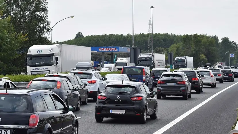 Un tratto di autostrada trafficato (foto d'archivio)