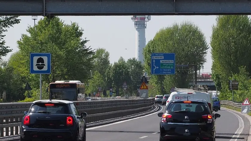 Mestre. Auto che frenano alla vista dell'Autovelox