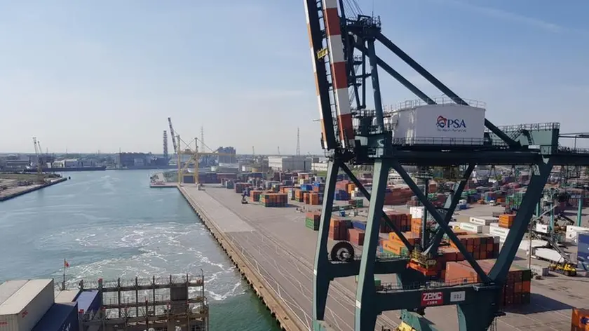 Una veduta dei terminal di Porto Marghera