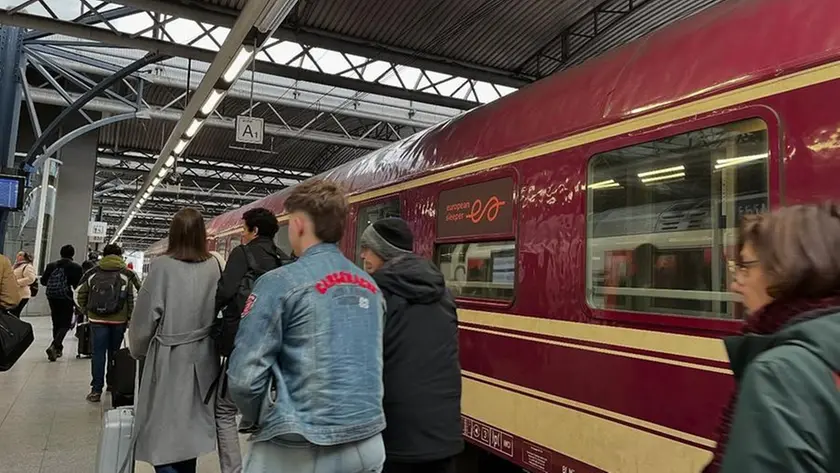 Il treno Venezia Bruxelles si ferma in Austria