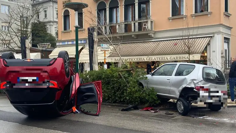 Le auto coinvolte nell'incidente al Lido di Venezia