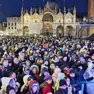 L'apertura del Carnevale 2025 in piazza San Marco a Venezia