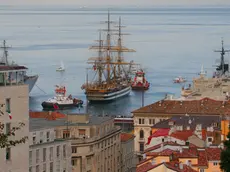 La Vespucci a Trieste in uno scatto d’archivio di Andrea Lasorte