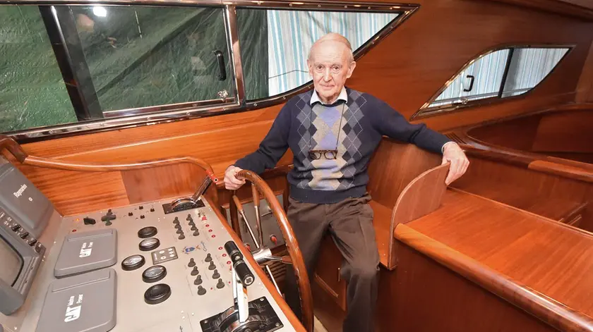 Giacomo Camuffo all’interno di un suo yatch