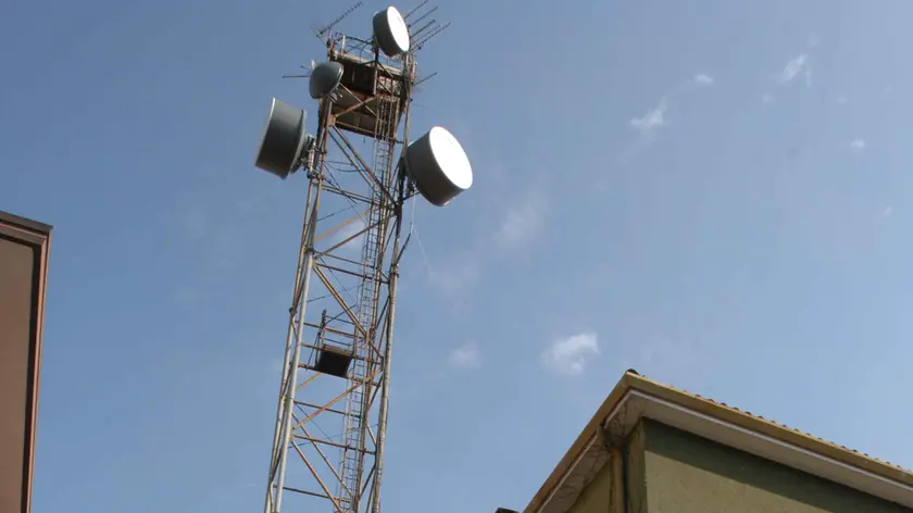 Un’antenna installata nei pressi del parco Piraghetto