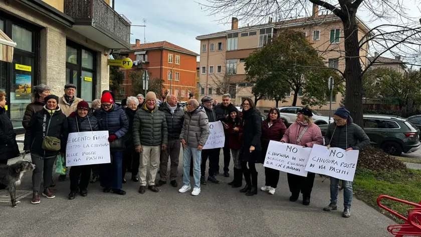 Una delle più recenti proteste contro la chiusura delle Poste