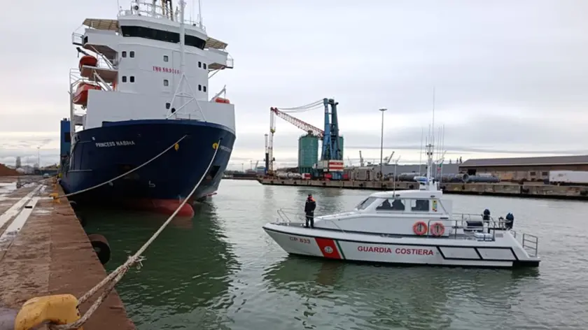 L'intervento della capitaneria di porto a Marghera