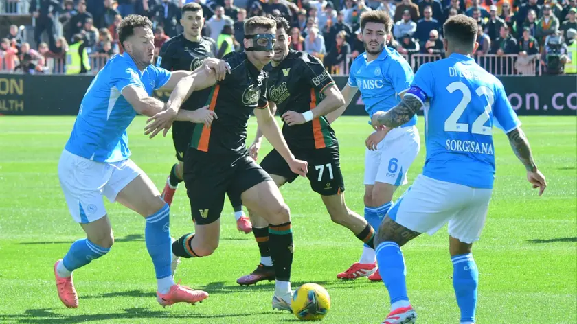 Un'azione di Venezia-Napoli (foto Interpress)