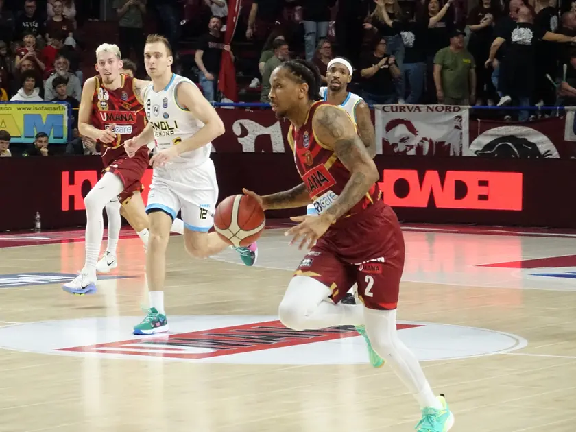 Rodney McGruder in azione durante la sfida vinta con Cremona al Taliercio (Foto Porcile)