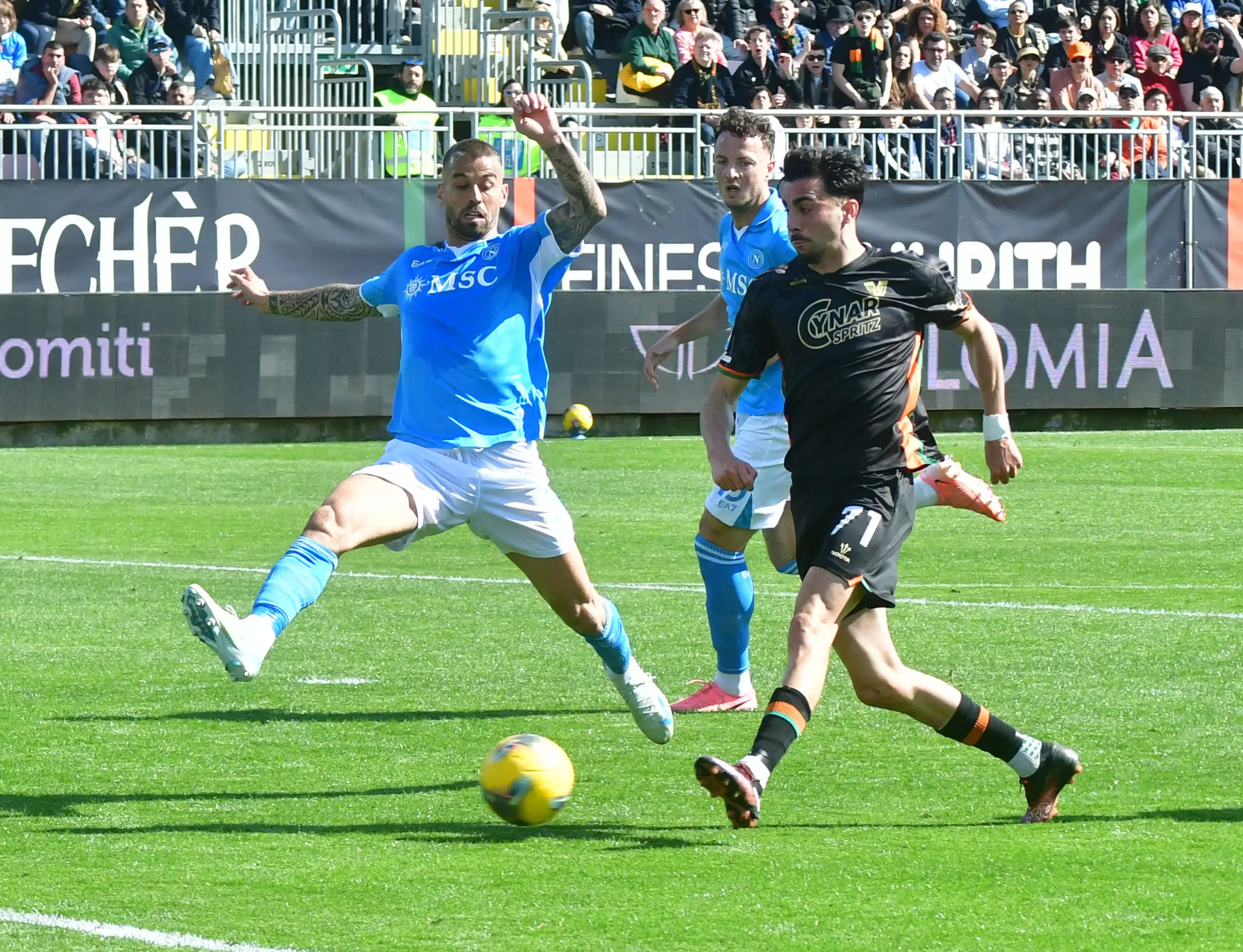 L'occasione fallita da Kike Perez nella partita con il Napoli (Foto Interpress)