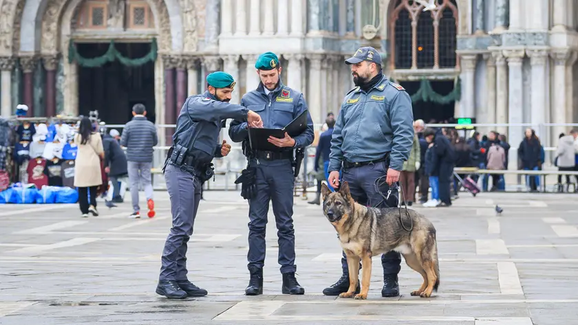 Finanzieri in piazza San Marco