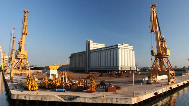 L’area del terminal rinfuse di Porto Marghera (foto dal sito Terminal Rinfuse Venezia)