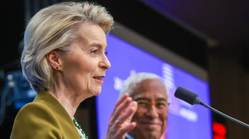 La presidente della Commissione europea Ursula von der Leyen (Ansa)