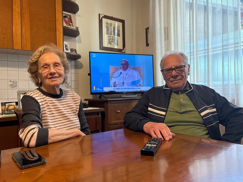 Maria Scuccatoe Giovanni Bertinazzo, che hanno rilevato il negozio dal padre di Parolin, vivendo sette mesi con la famiglia Parolin a Schiavon