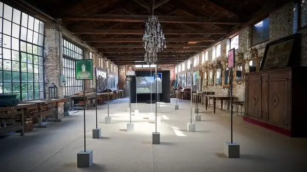Uno spazio espositivo della Biennale di Architettura a Venezia