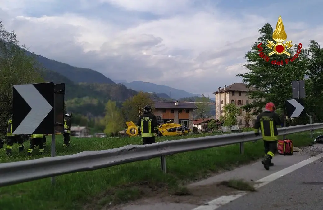 Caralte di Perarolo, vigili del fuoco ed elisoccorso sul luogo dell'incidente mortale