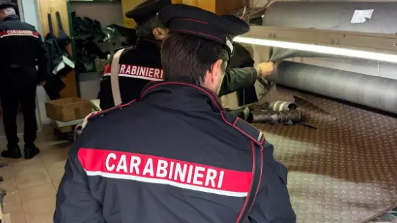 Uno dei tessuti trovati nel laboratorio clandestino