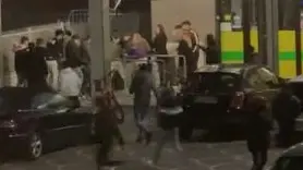 Un fermo immagine del video della rissa in piazzale Europa a Sottomarina