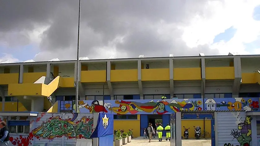 L'esterno dello stadio Allende di Spinea