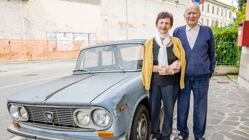 La Lancia Fulvia parcheggiata da 47 anni nello stesso posto