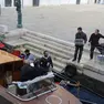 Finanzieri caricano materiale sequestrato negli uffici del Comune di Venezia
