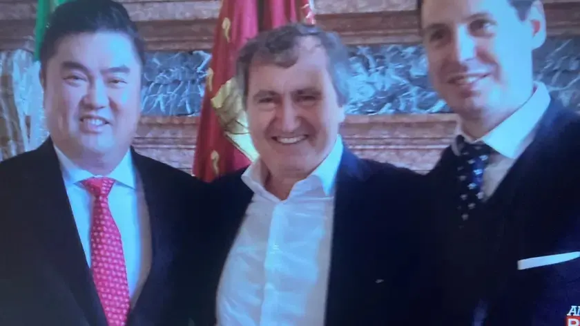 Mister Kwong con il sindaco Brugnaro