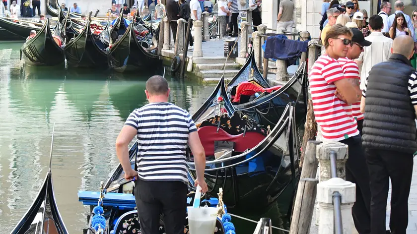 Giro in gondola. Aumentano i turisti che se ne vanno senza pagare