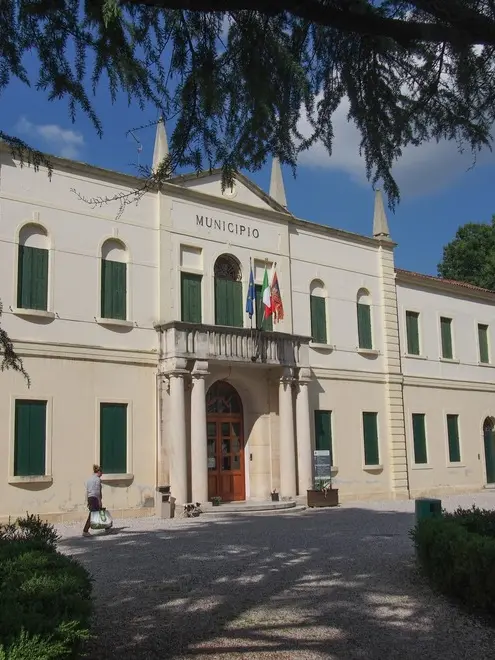 Il municipio di Santa Maria di Sala