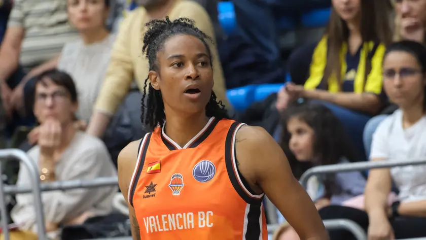 Yvonne Turner, qui con la maglia di Valencia