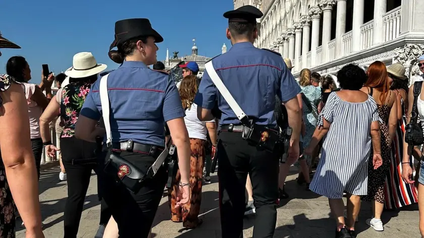 Anziano di 81 anni allontanato da casa perché maltrattava la moglie