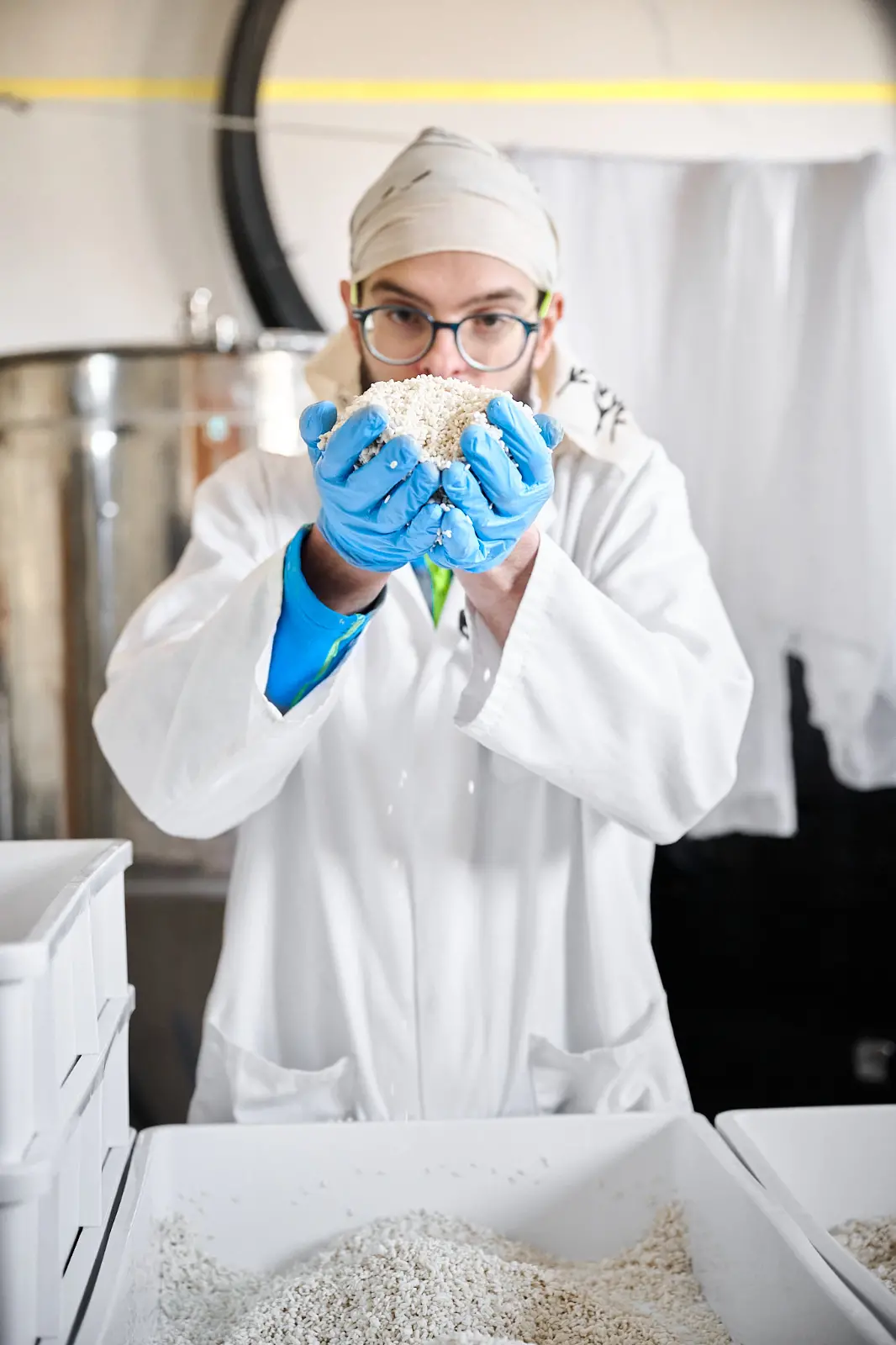 Nicola Coppe a Feltre nel suo laboratorio