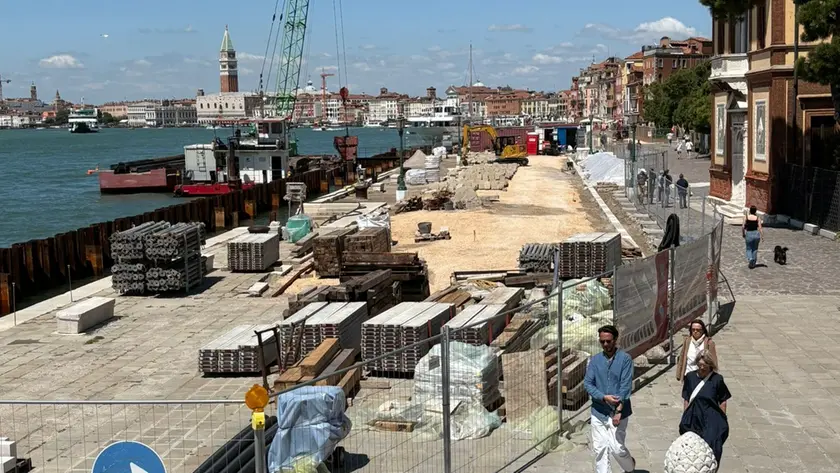 Il terzo lotto di lavori iniziato nelle ultime settimane in riva Sette Martiri, a Castello