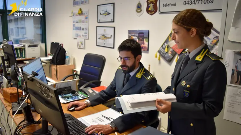Gli uomini della Guardia di finanza di Pordenone hanno denunciato 15 imprenditori cinesi