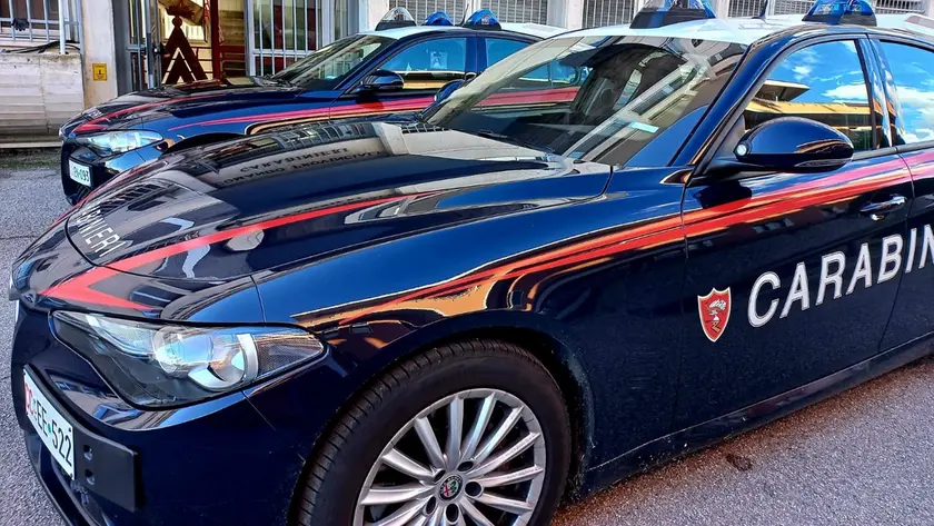 Un’auto dei carabinieri
