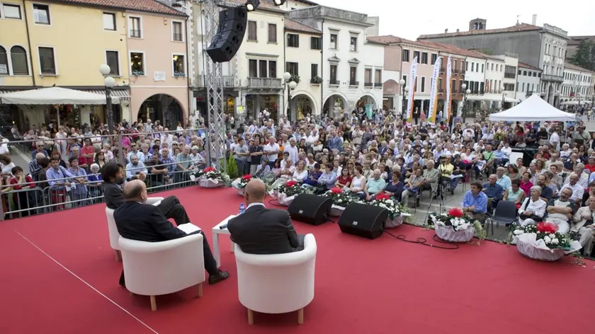 Un incontro dello scorso anno in piazza Ferretto