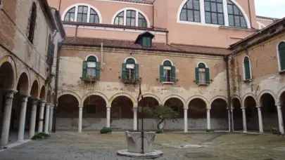 L’interno dell’ex caserma Sanguinetti a Castello