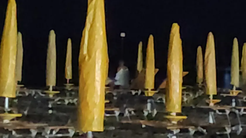 Jesolo, due ragazzi aggrediti in spiaggia