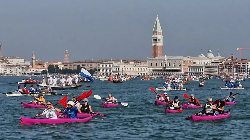 Vogalonga a Venezia (foto Interpress)