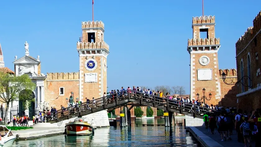 Il rio delle Galeazze e l'ingresso monumentale dell'Arsenale