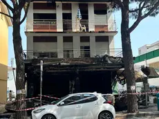 La trattoria Bea Storia il giorno dopo l'incendio (foto Bortoluzzi)