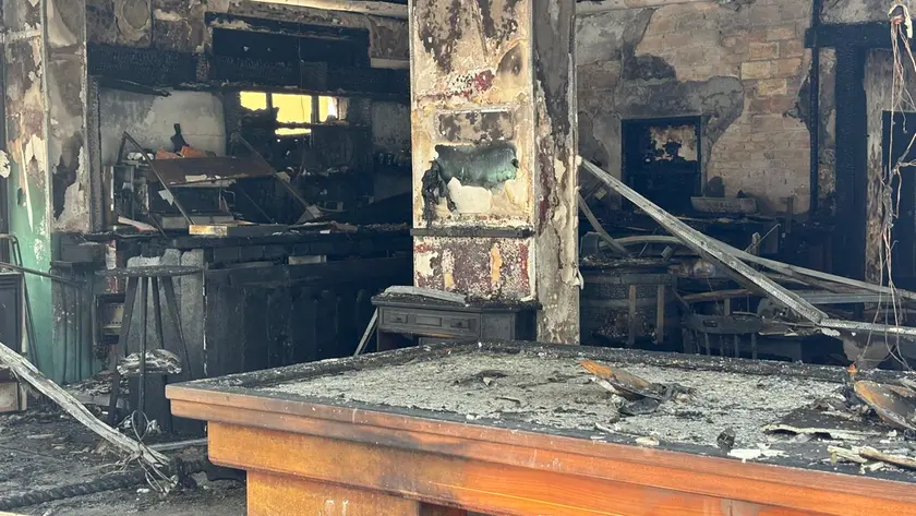 La trattoria Bea Storia devastata dopo l'incendio