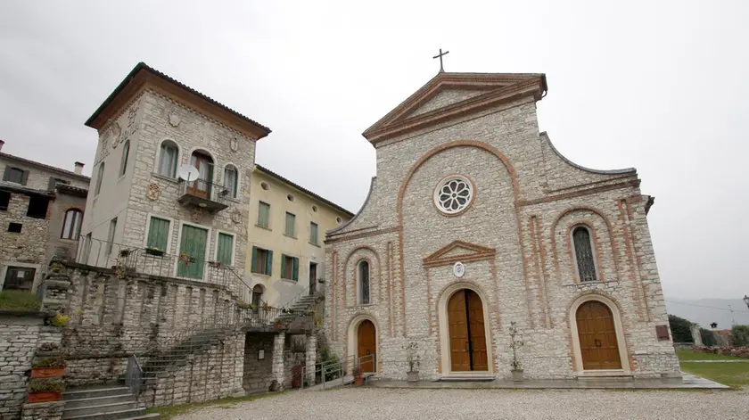 La chiesa di Revine, il paese piange la piccola Viviana
