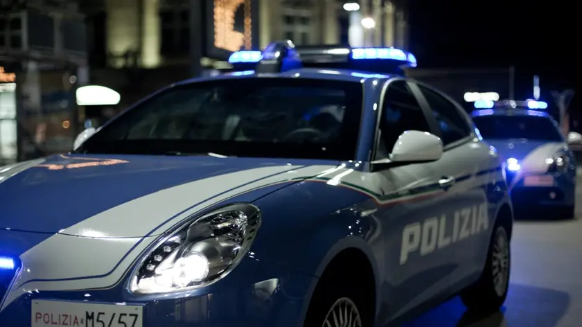 La polizia ha salvato la giovane