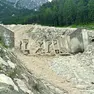 La briglia Sabo Dam danneggiata dalla frana