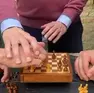 Un frame del video
