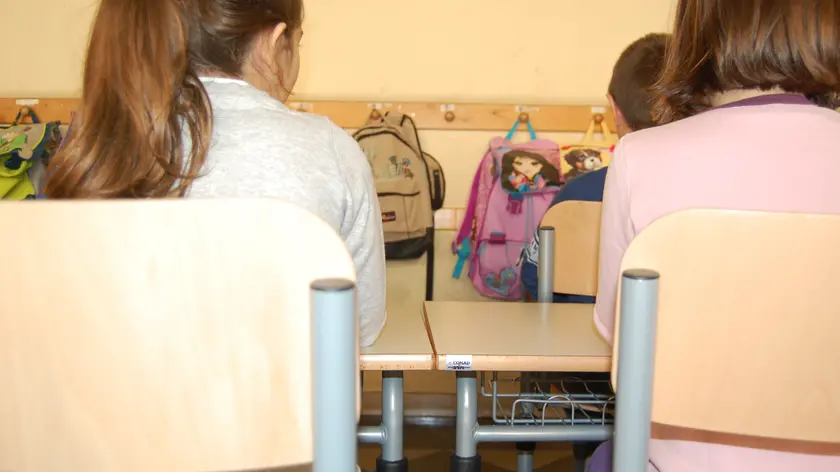Il prof delle medie era stato indagato dopo le dichiarazioni di una sua alunna in un altro processo
