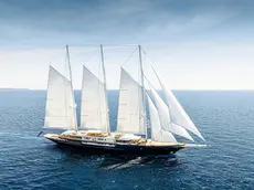 Lo yacht Koru del tycoon di Amazon è ormeggiato vicino a Spalato in Croazia